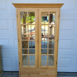 Lighted Curio With 3 Shelves