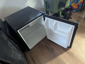 Mini fridge With Freezer Compartment 