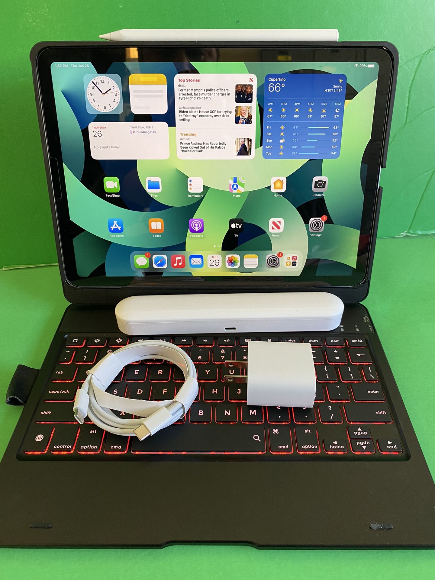 Apple IPad Air 4th Generation (10.9” Liquid Retina/ 2020 Model) 64GB Wifi +Cellular (AT&T/T mobile / Verizon etc) with keyboard pen & Accessories