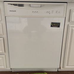Kitchen Dishwasher 