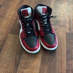 Air Jordan 1 Black Toe