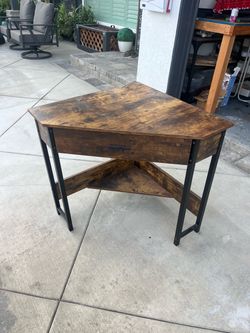 Corner Desk/Table