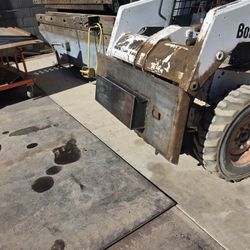 Mini Skidsteer To Skidsteer ADAPTER PLATE 