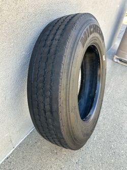 RV Michelin tire 255/80 22.5 (So. El Monte )