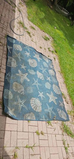 Free outdoor rug