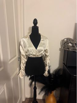 Sleek dress shirt for women
