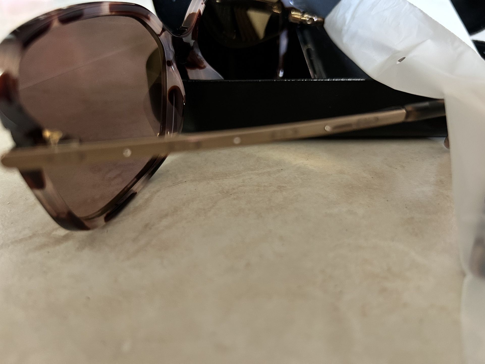 Coach Sunglasses brand new never worn Coach Sunglasses Brand New/Never Worn - radharamanexports.com main image 3