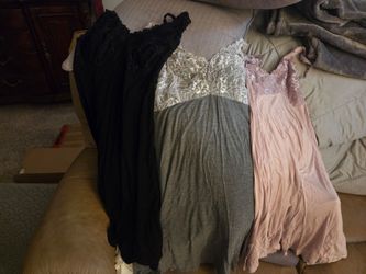 Lot of 3 Lace Trim nighties - medium