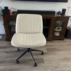 Rolling office /vanity  chair