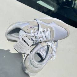 Reebok Classic Walking And Workout Shoes 