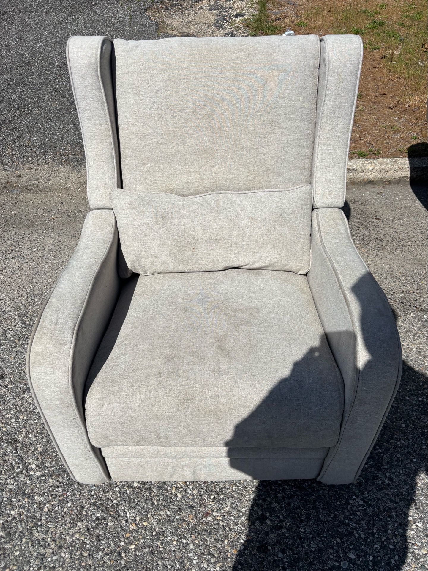 🪑 Comfortable Rocking Recliner Chair – Neutral Color