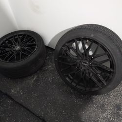 Niche M190 Gamma wheels in a matte black finish. 