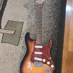 Squier by Fender SE Strat Electric Guitar Sunburst Rosewood 6-String no case or bag