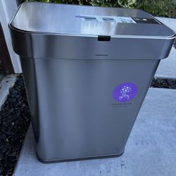 58L Print Resistant Hands Free Garbage Can