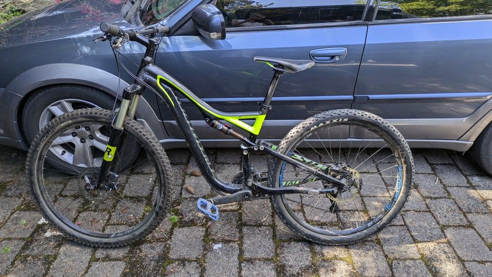 Specialized Stumpjumper Mountain Bike