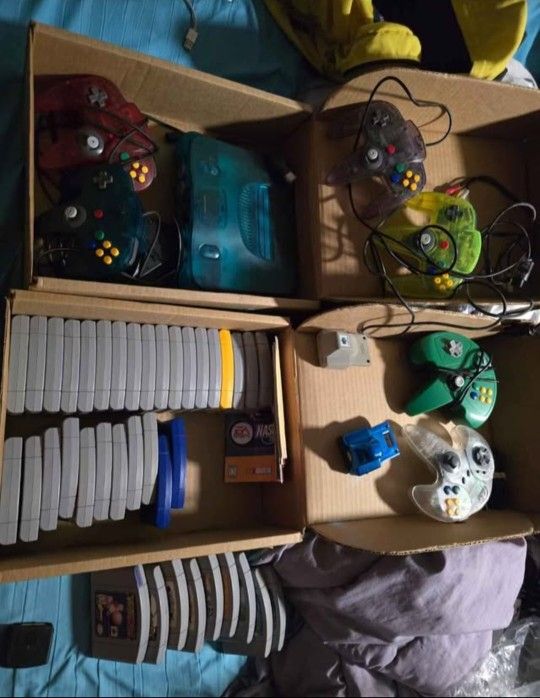 Blue Nintendo 64, 6 Controllers, 28 Games + Accessories