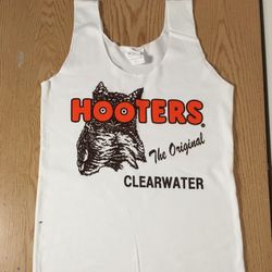 New Women’s Hooters Girl Uniform Tank From Clearwater Florida  Size Small Color White