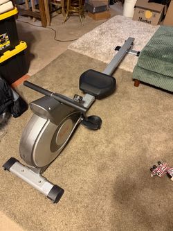 Sunny Health & fitness row machine