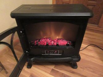 DURAFLAME Electric Fireplace Heater DFS-550-11 (750/1500 watt). for Sale in  Milwaukee, WI - OfferUp