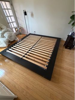 West Elm Japanese Style Eastern King Platform Bed Black