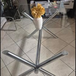 Glass Dinning Table 