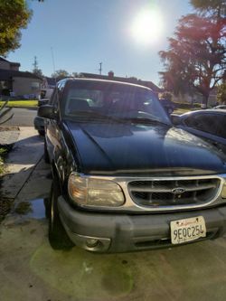2000 Ford Explorer