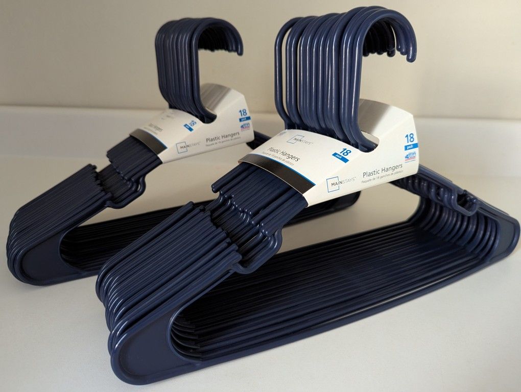 36 Mainstays Blue Sapphire Plastic Clothes Hangers
