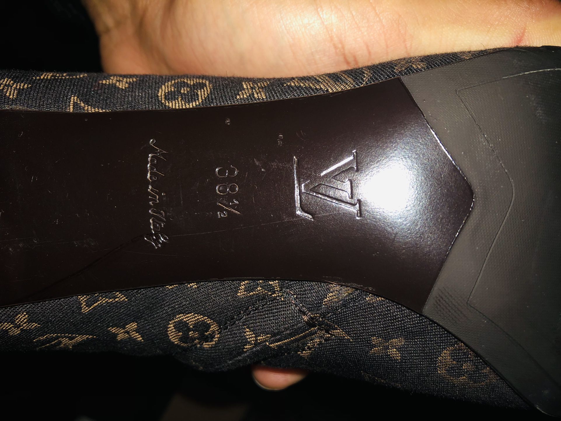 L/V*** Boots for Sale in Middletown, NY - OfferUp  Louis vuitton boots, Louis  vuitton shoes heels, Louis vuitton shoes