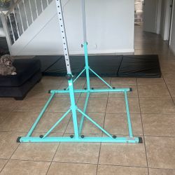 Gymnastic Bar With mat