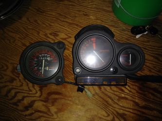 1986 vf750 gauges