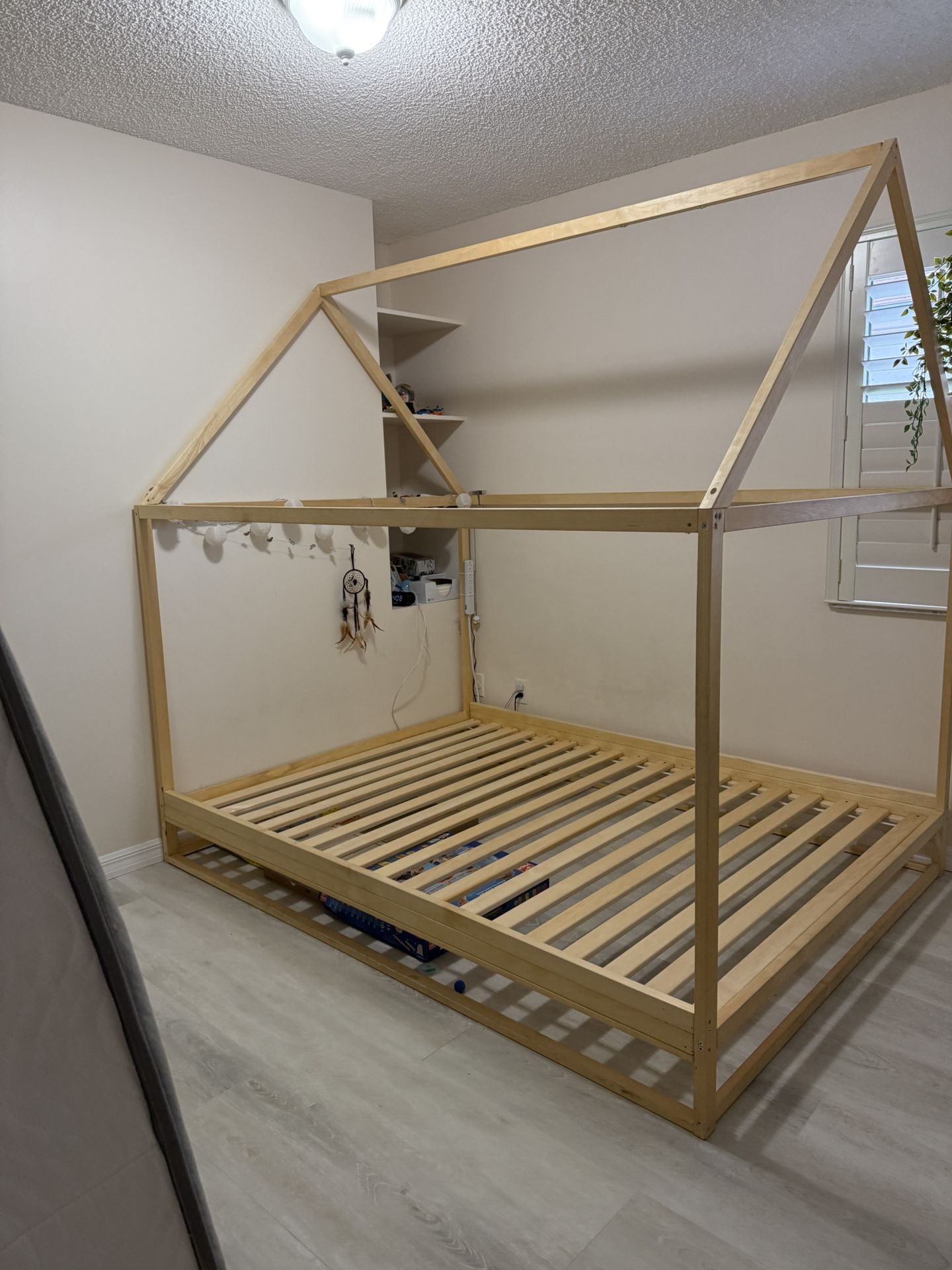 Bed frame /Queen Size 