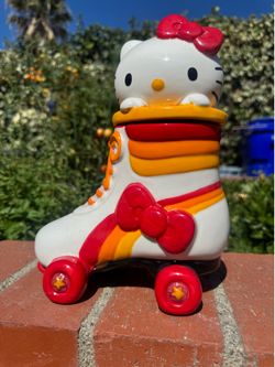 Hello kitty roller skate