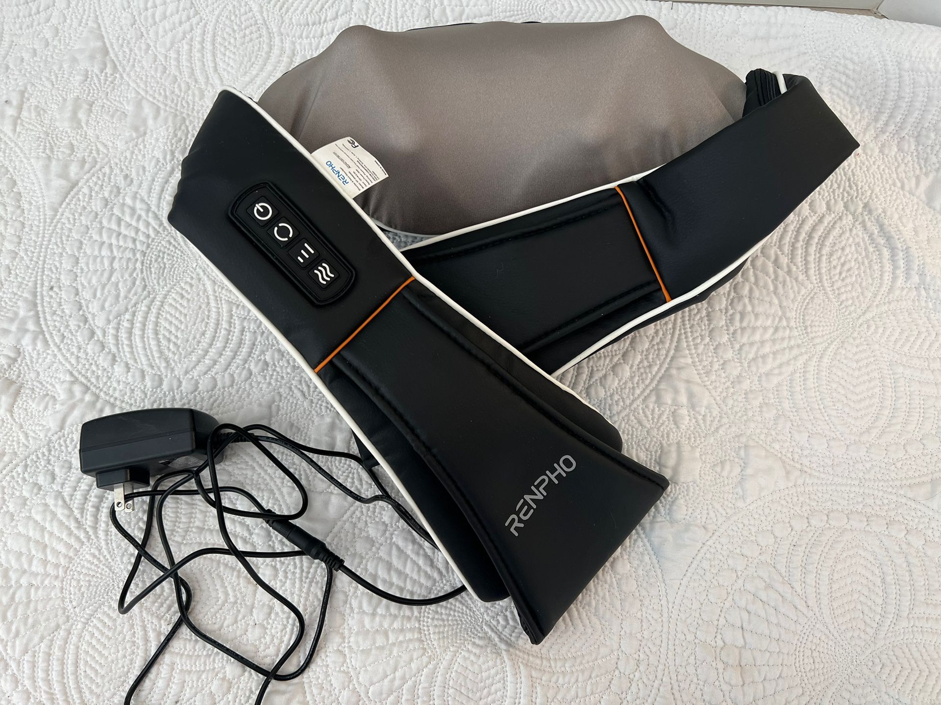 Remojo Electric shiatsu Neck And Back Massager With Heat Black