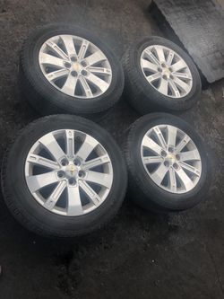2012 Chevy equinox set of wheels