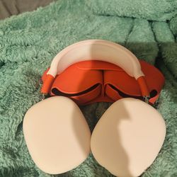 AirPods Max (comes with case)