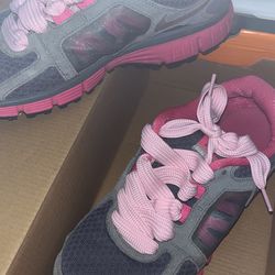 Nike Tennis Pink And Grey Ladies Size 11