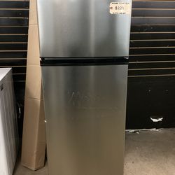 INSIGNIA 7.2 cu.ft. Top Freezer Mini Fridge in Stainless Steel