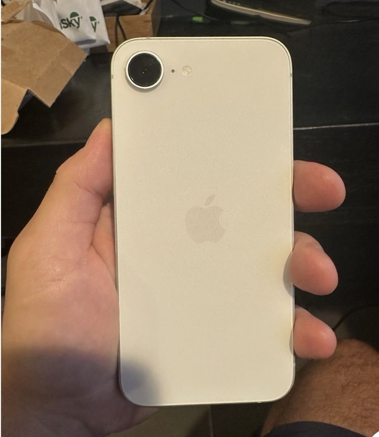 iPhone 16e