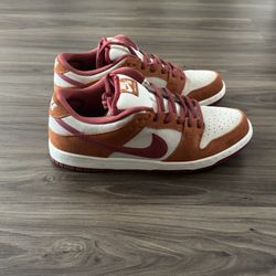 Nike Sb Dunk Low Pro “Dark Russet Cedar” Men’s 10 or Women’s 11.5