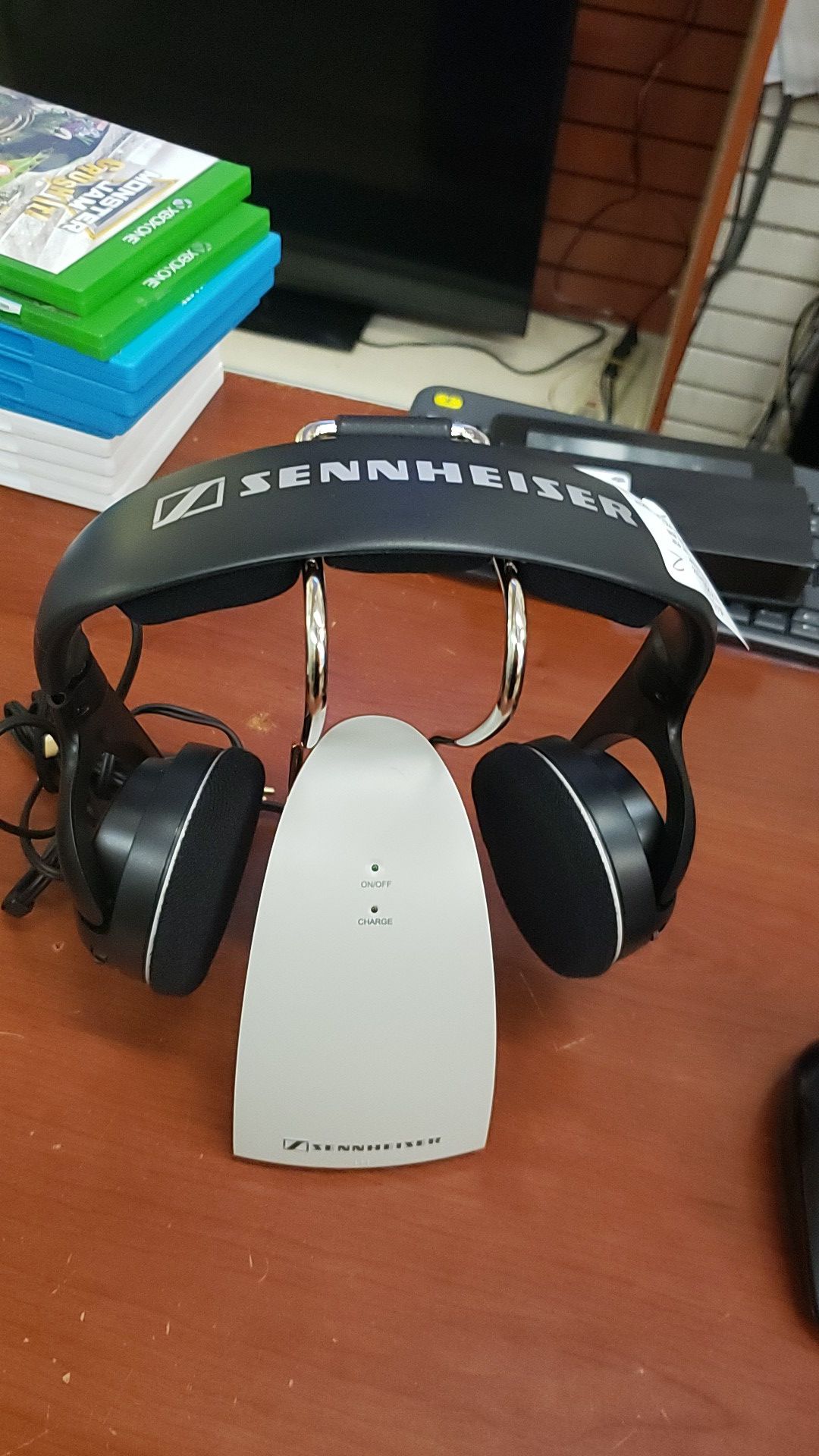 Sennheiser HDR120 headphones