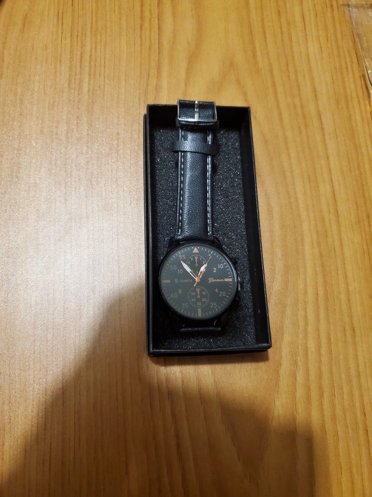 GENEVA BLACK WATCH QUARTZ MOVEMENT INSIDE DOWELS ARE FOR SHOW ONLY NEW IN PLASTIC 