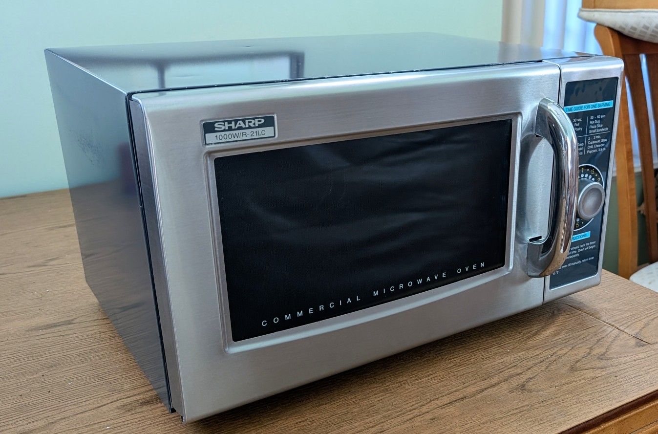 SHARP R-21LCF 1000 WATTS COMMERCIAL MICROWAVE OVEN STAINLESS STEEL 1.0 CU. FT.
