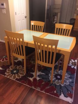 Dining room 4 chairs
