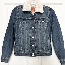 Women’s LEVI’S Denim Jean FurJacket Size XS LIKE NEW 