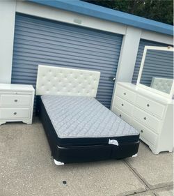 White Full Size Bedroom Furniture Dresser Set