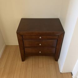 Wood night stand