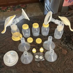 Bundle Medela Manual Pumps  