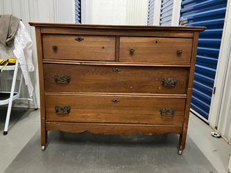 Oak Chest of Drawers with mirror