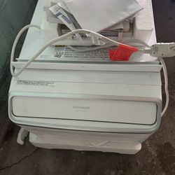 Frigidaire AC (10k BTU ) 