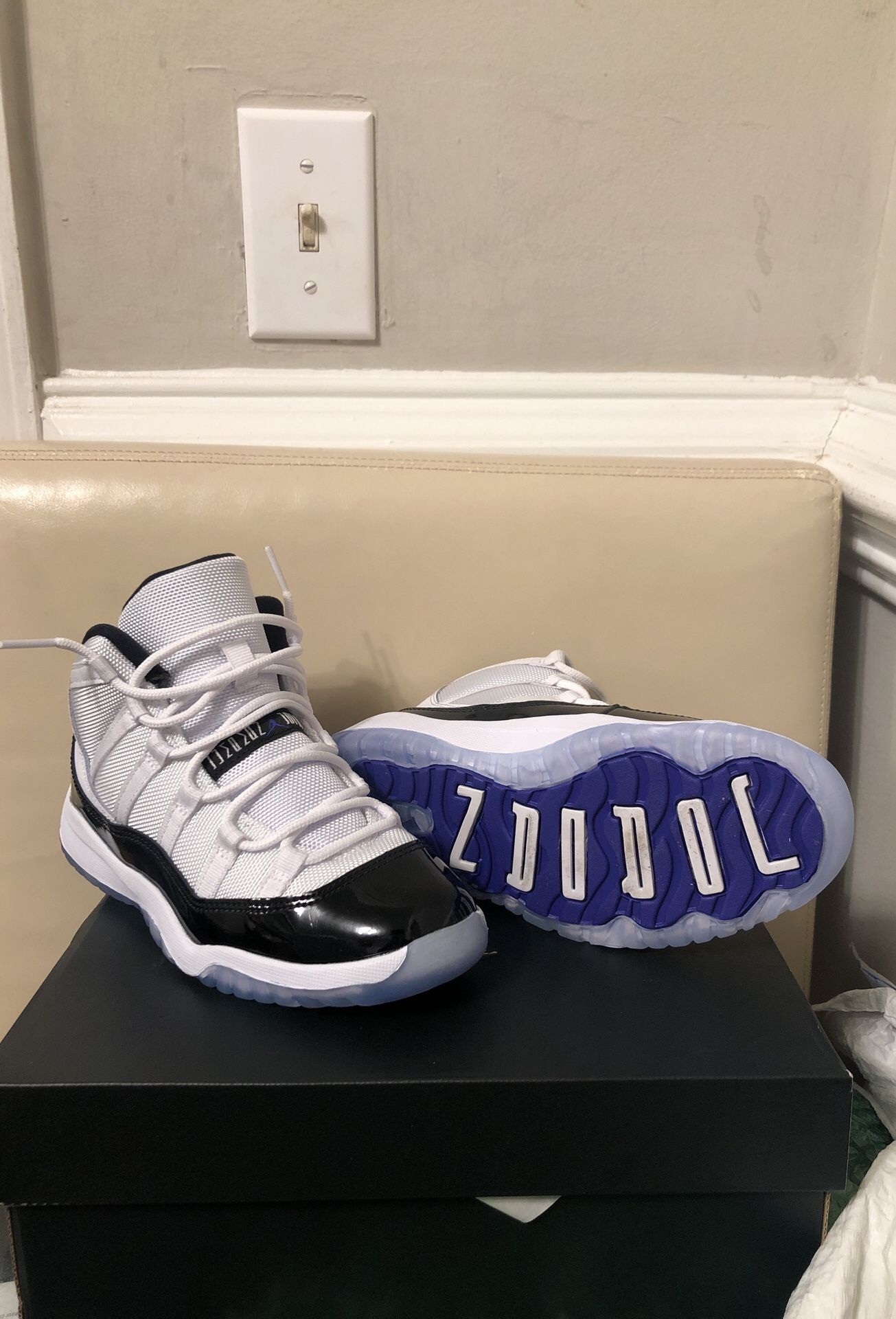 Jordan 11 Retro size 2Y